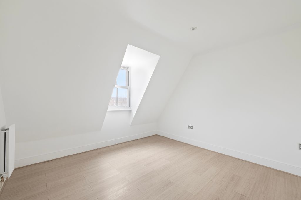 Additional image 13 of 6 bed detached house for saleLewiston Close, Worcester Park KT4