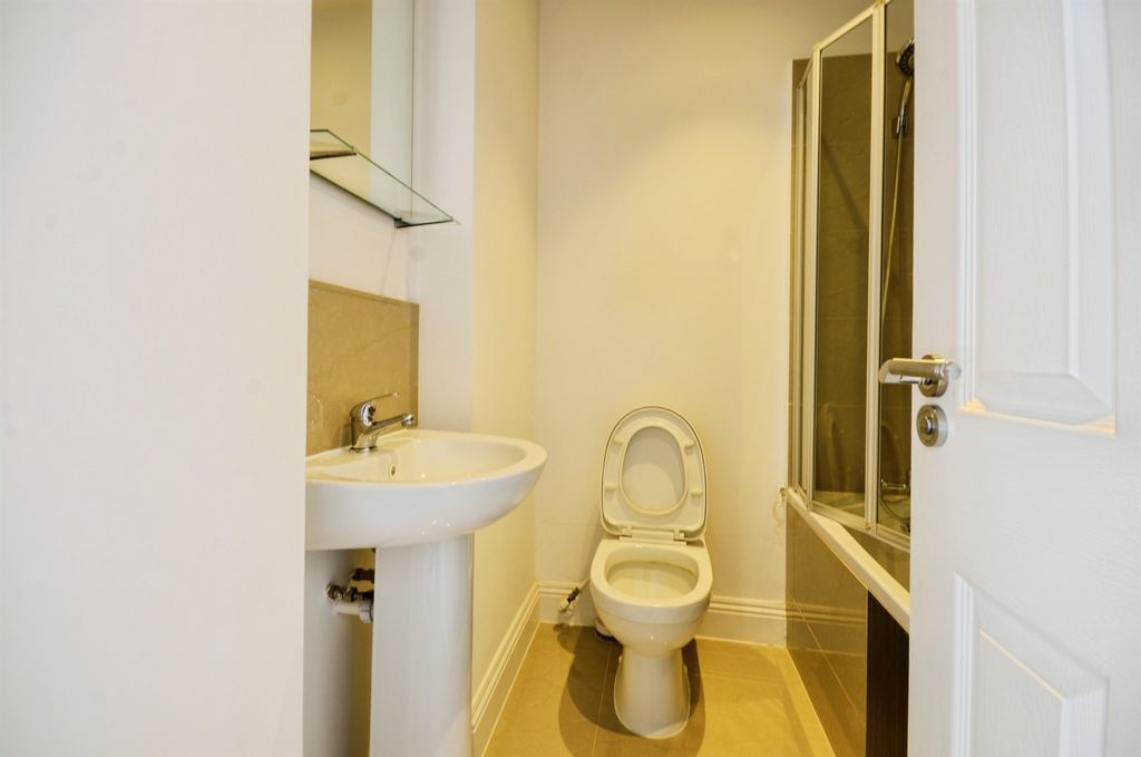 Additional image 10 of 2 bed flat for saleGrosvenor Square, Southampton SO15