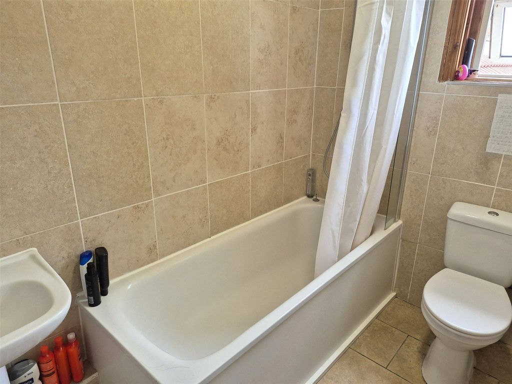 Additional image 10 of 5 bed terraced house for saleGladys Avenue, Portsmouth, Hampshire PO2