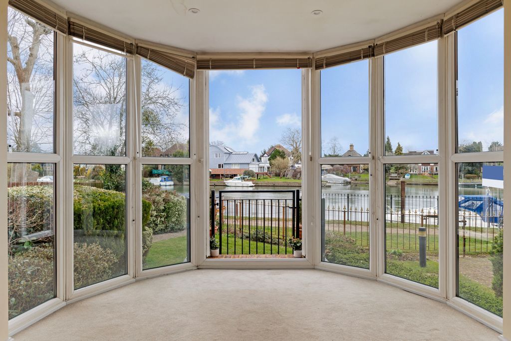 Additional image 2 of 2 bed flat for saleWindsor Road, Windsor SL4