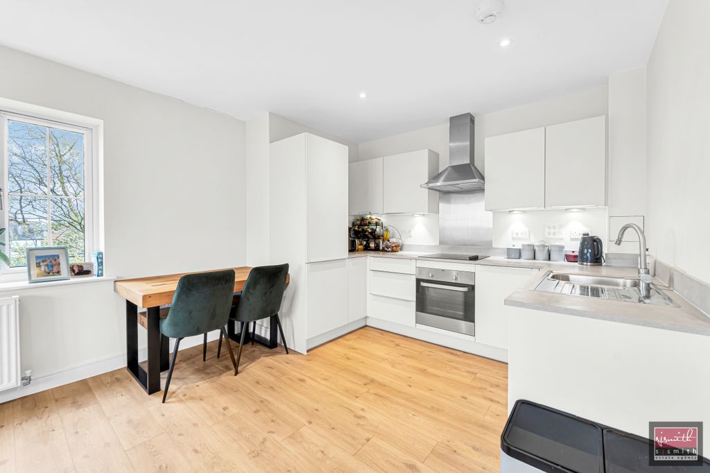 Additional image 2 of 2 bed flat for saleGatehouse Close, Ashford TW15
