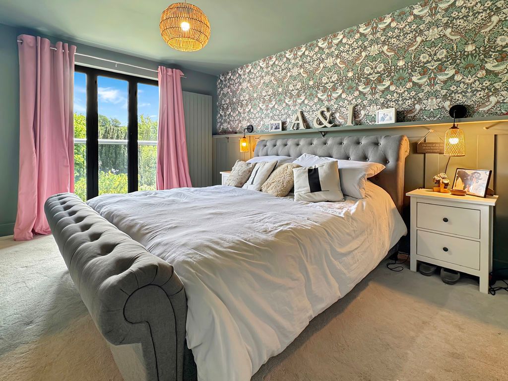 Additional image 5 of 4 bed detached house for saleClatterford Road, Newport PO30
