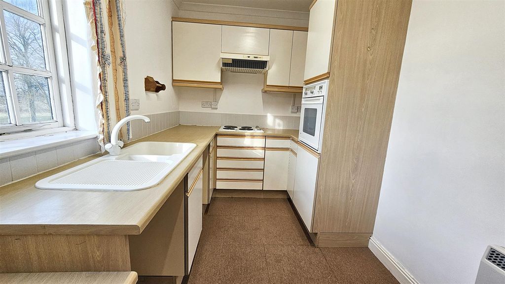 Additional image 7 of 2 bed flat for saleGrange Lane, Thurnby LE7