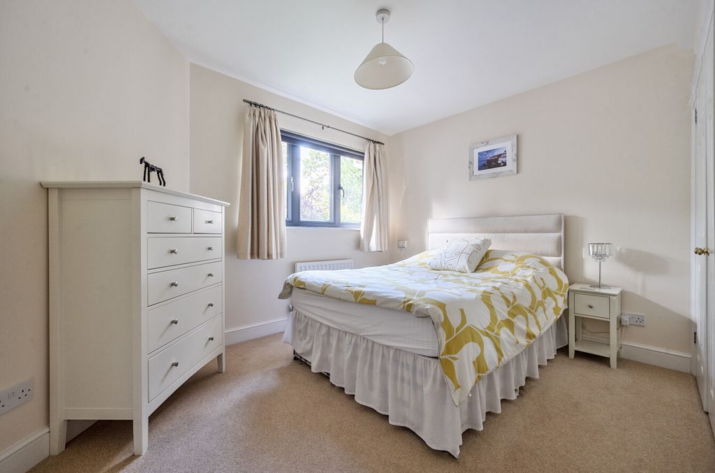 Additional image 17 of 5 bed detached house for saleHollybush Ride, Finchampstead, Wokingham, Berkshire RG40