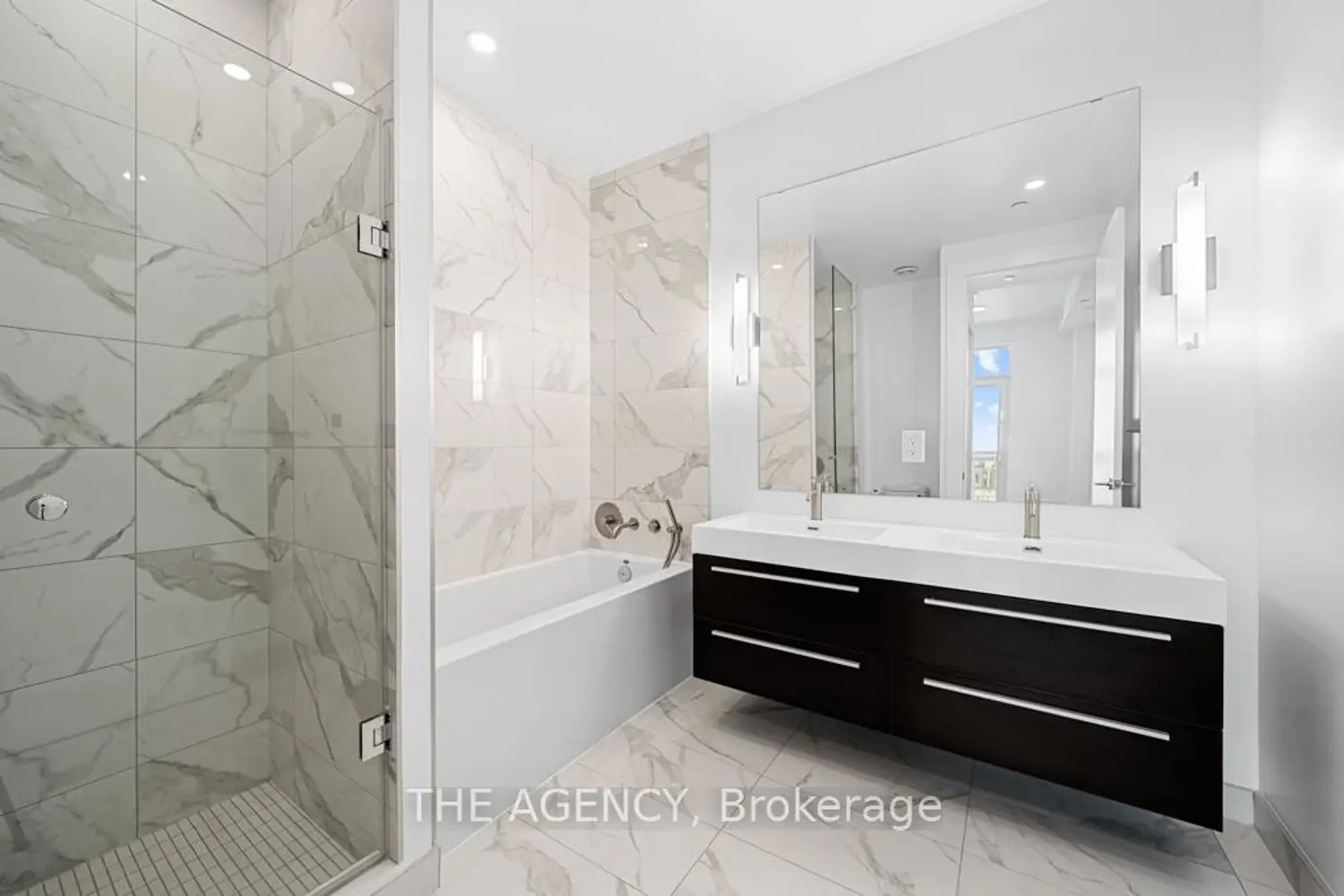 Additional image 15 of 39 Roehampton Avenue 4506