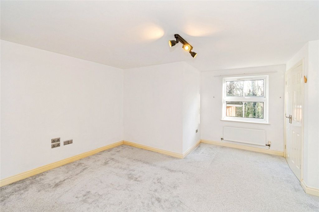 Additional image 9 of 2 bed flat for saleRollesbrook Gardens, Southampton, Hampshire SO15