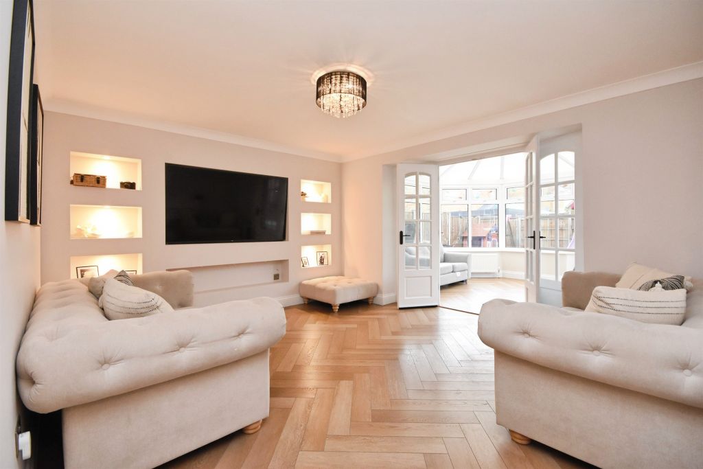 Additional image 3 of 5 bed detached house for saleCranfield Park Road, Wickford SS12