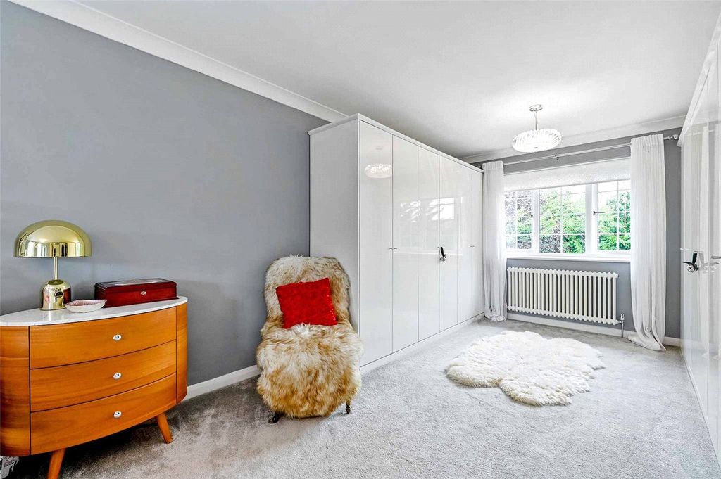 Additional image 11 of 5 bed detached house for saleIllingworth, Windsor, Berkshire SL4
