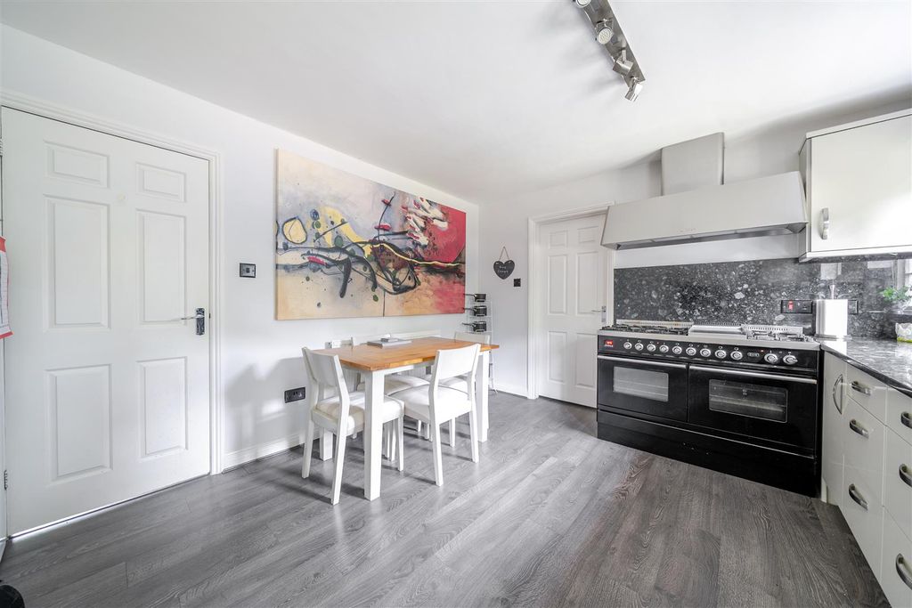 Additional image 28 of 4 bed detached house for saleCarrick Lane, Yateley, Hampshire GU46
