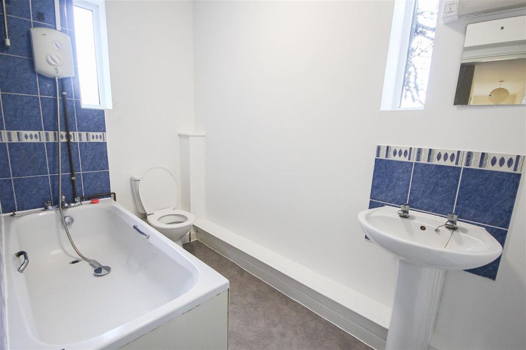 Additional image 7 of 2 bed flat for saleClaire House, 27 Park Road, Southampton SO15