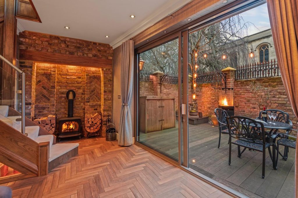 Additional image 4 of 4 bed property for saleSt. Albans Street, Windsor SL4