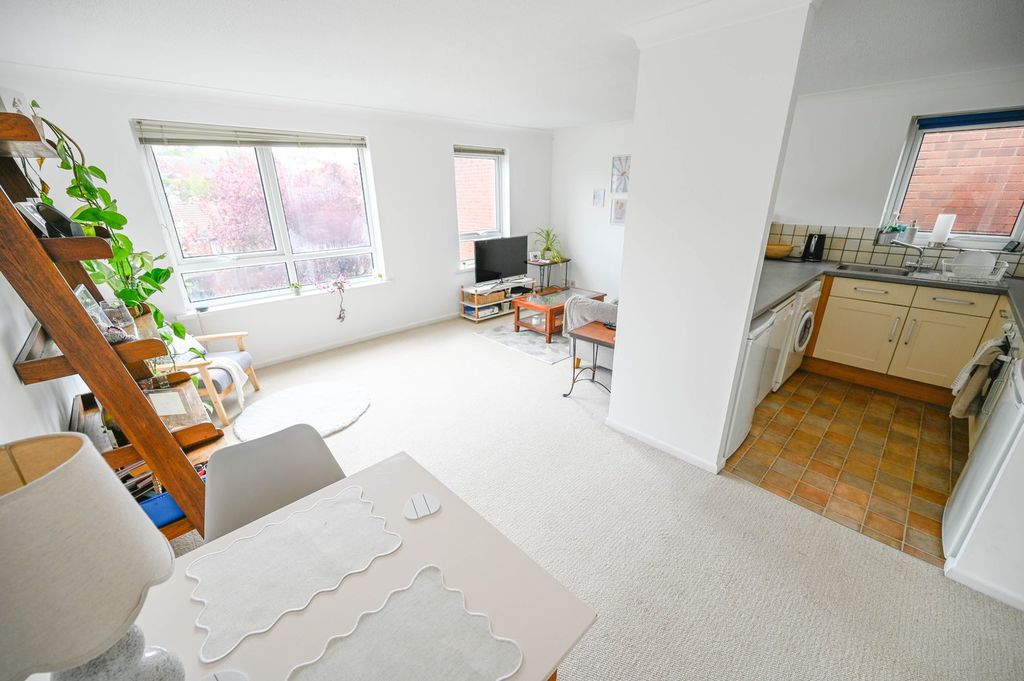 Additional image 4 of 1 bed flat for saleAllenview Road, Wimborne BH21