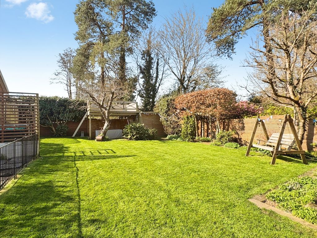 Additional image 20 of 5 bed detached house for saleColeridge Avenue, Yateley, Hampshire GU46