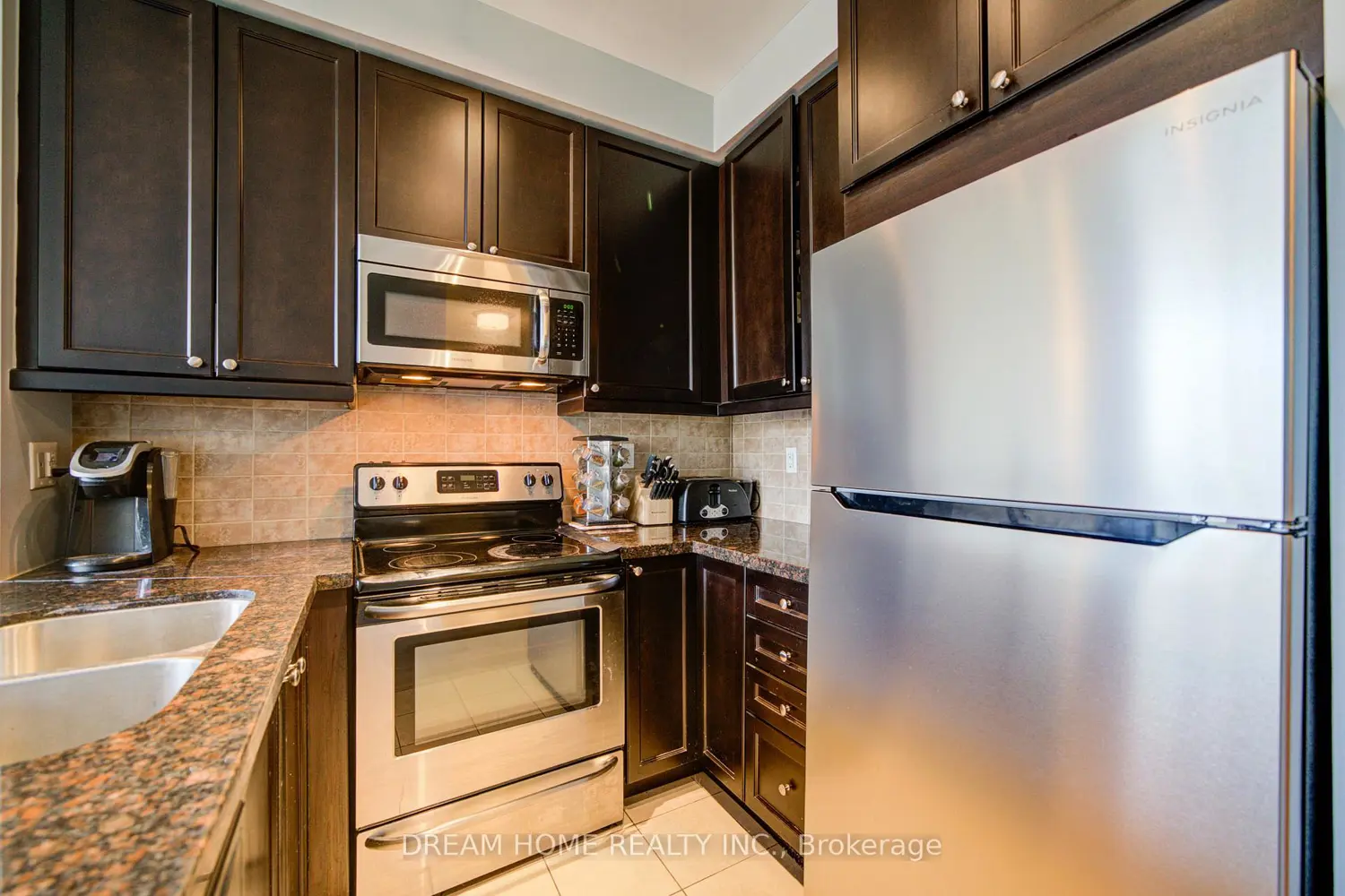 Additional image 9 of 2396 Major Mackenzie Drive 322
