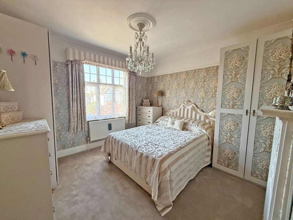 Additional image 21 of 4 bed property for saleClifford Grove, Ashford TW15