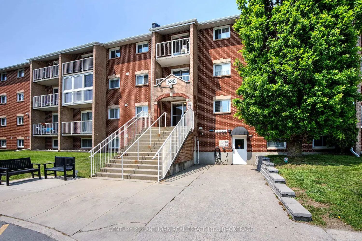580 Armstrong Road 309 photo 2