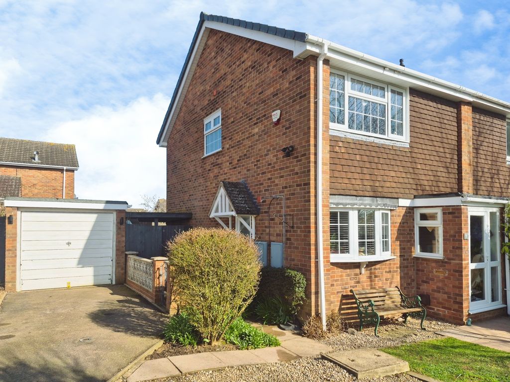 3 bed semi-detached house for saleDeniston Avenue, Broughton Astley LE9