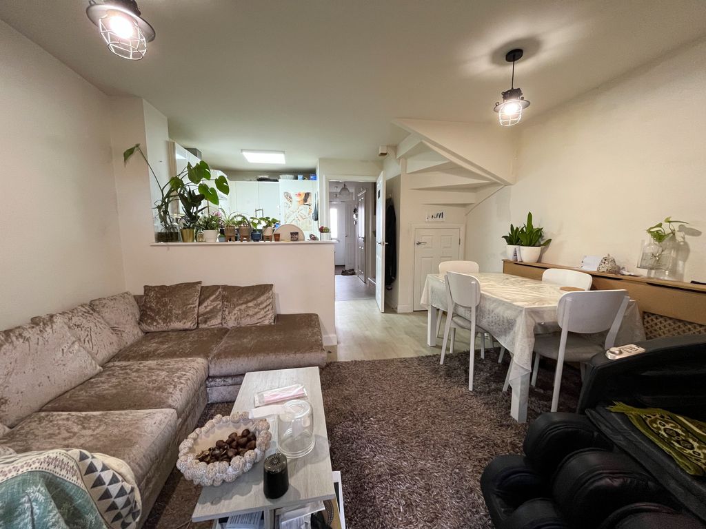 Additional image 3 of 4 bed semi-detached house for saleGregory Way, Wigston LE18