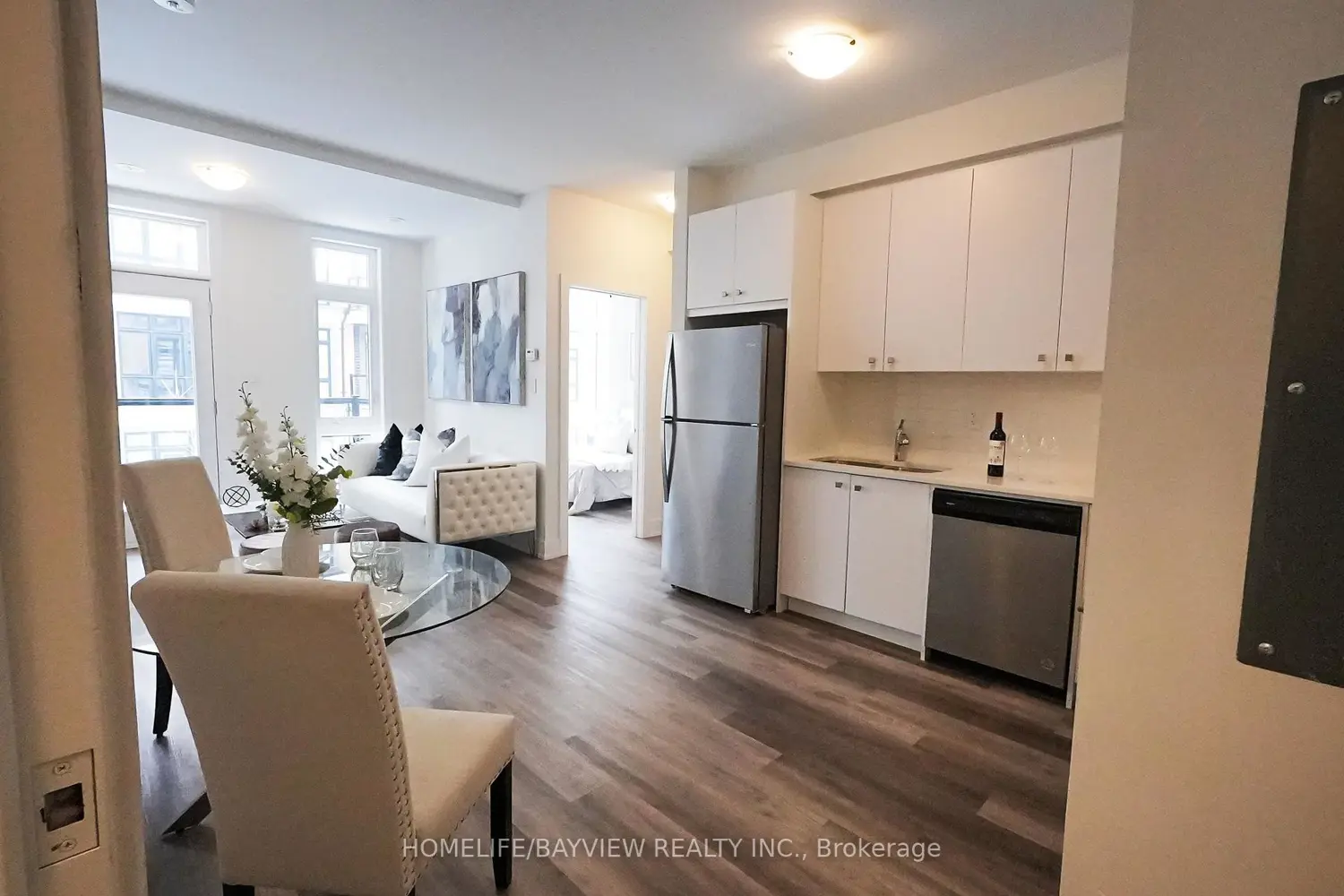 8 Sayers Lane 17 photo 3