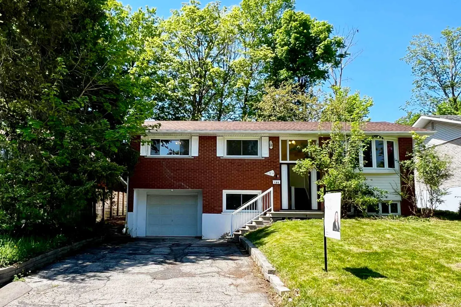 194 Cedarbrae Avenue