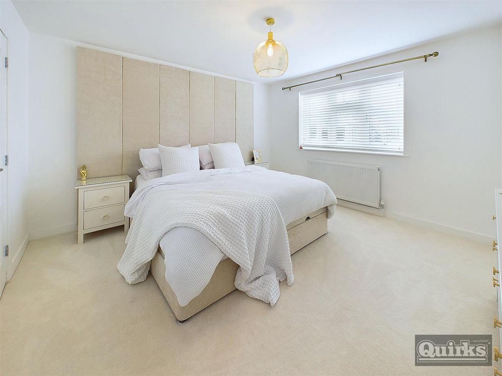 Additional image 10 of 3 bed detached bungalow for saleSugden Avenue, Wickford SS12