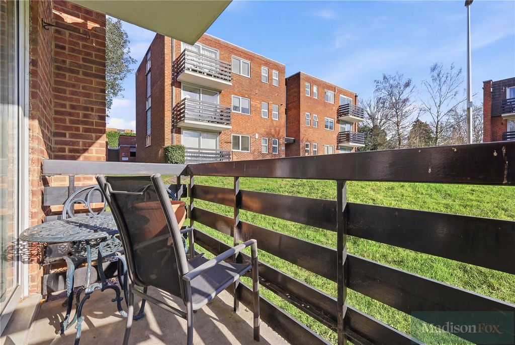 Additional image 13 of 3 bed flat for saleParkmore Close, Woodford Green IG8