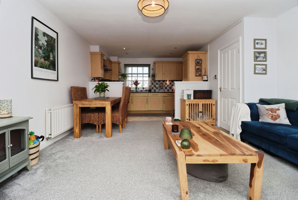 Additional image 4 of 2 bed flat for saleWell Lane, Rothwell, Kettering NN14