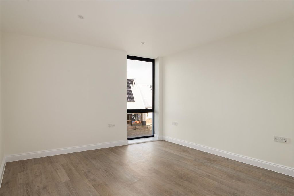 Additional image 9 of 2 bed flat for saleBeach Walk, Whitstable CT5