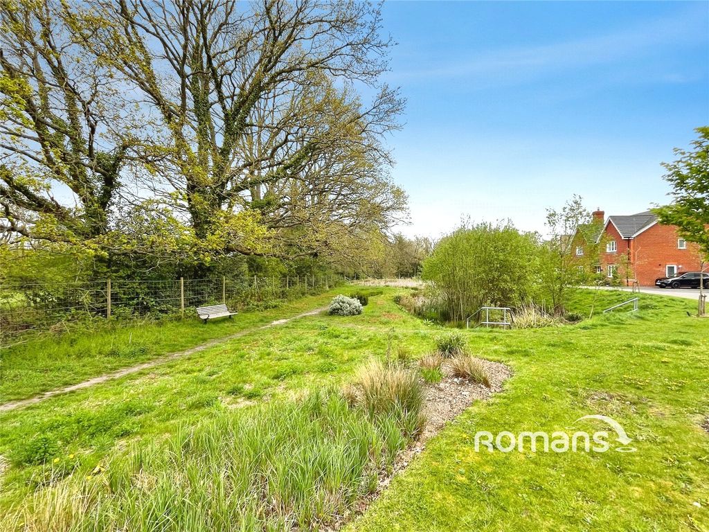 Additional image 8 of 2 bed maisonette for saleUrnfield, Yateley, Hampshire GU46