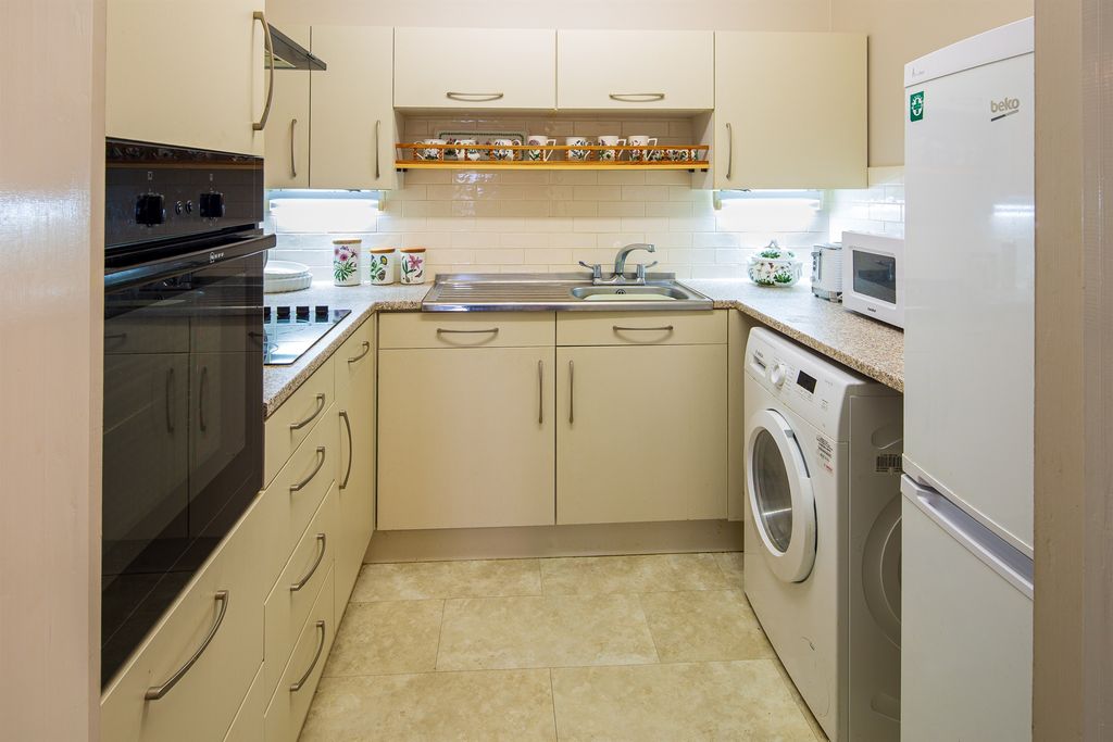 Additional image 5 of 1 bed flat for saleSherwood Close, Southampton SO16