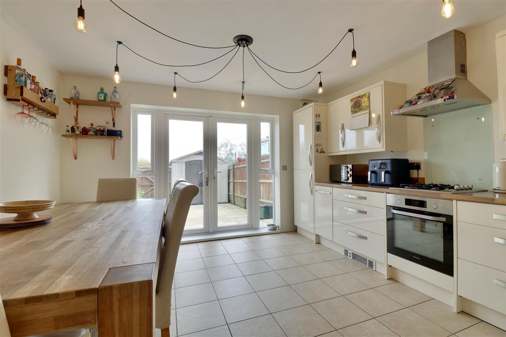 Additional image 3 of 4 bed town house for saleEast Shore Way, Portsmouth PO3