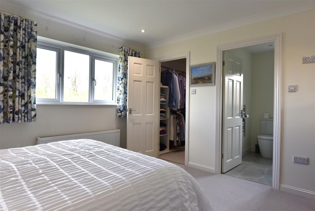 Additional image 10 of 3 bed detached bungalow for saleSwallowfields, Gillingham SP8