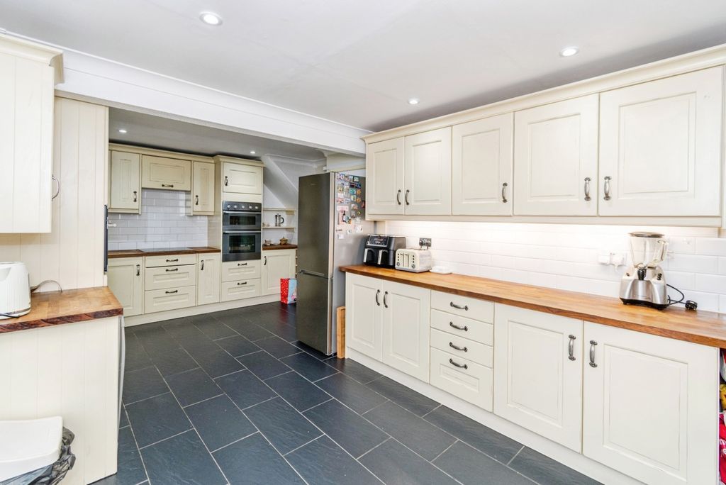 Additional image 7 of 5 bed end terrace house for salePennine Road, Southampton, Hampshire SO16