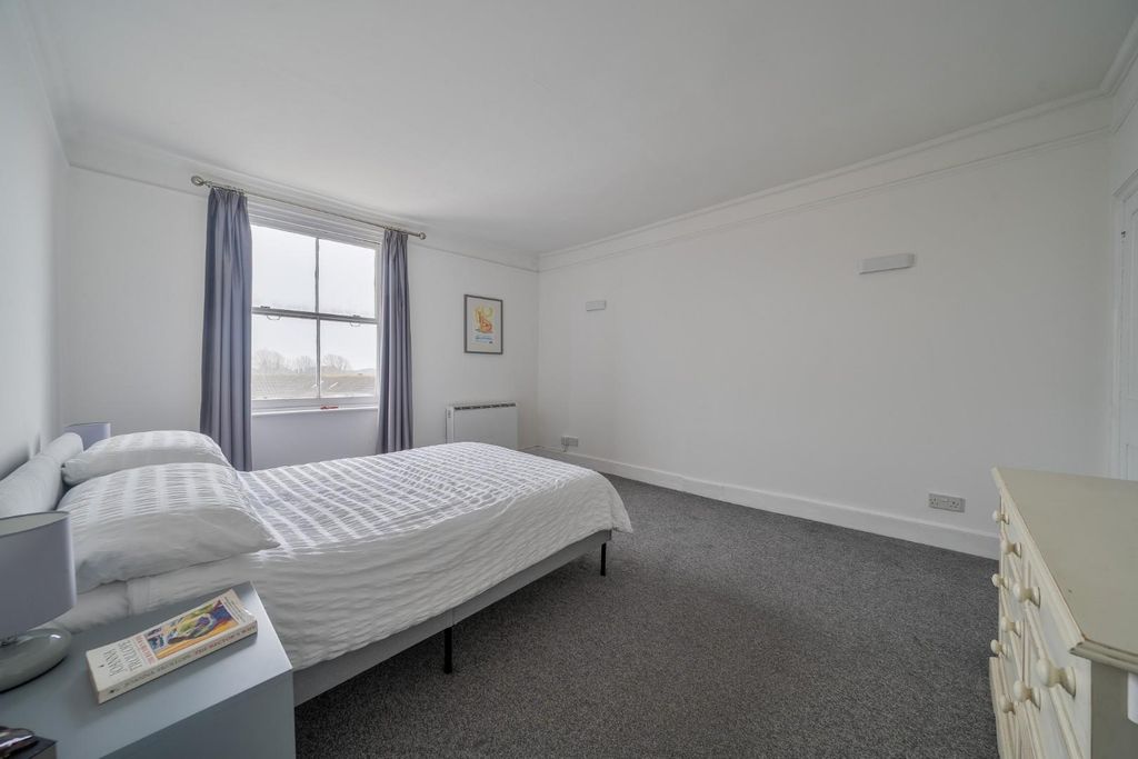 Additional image 15 of 2 bed flat for saleHigh Street, Portsmouth PO1