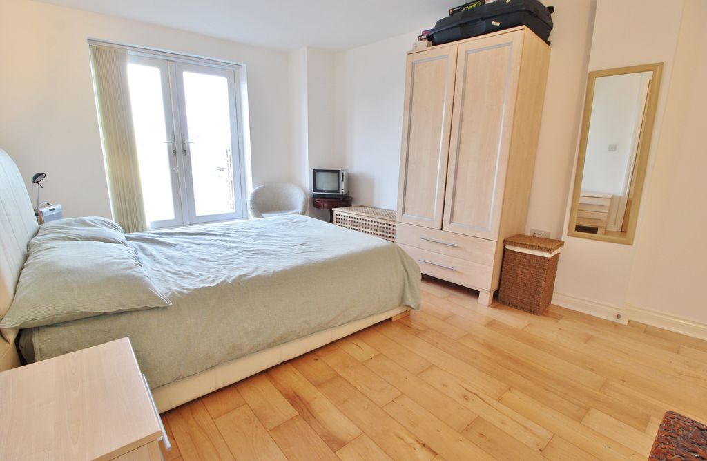 Additional image 5 of 2 bed flat for saleElm Grove, Southsea PO5