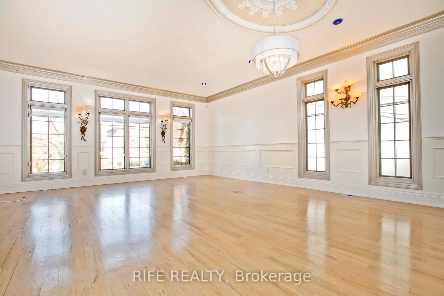 573 Old Orchard Grove