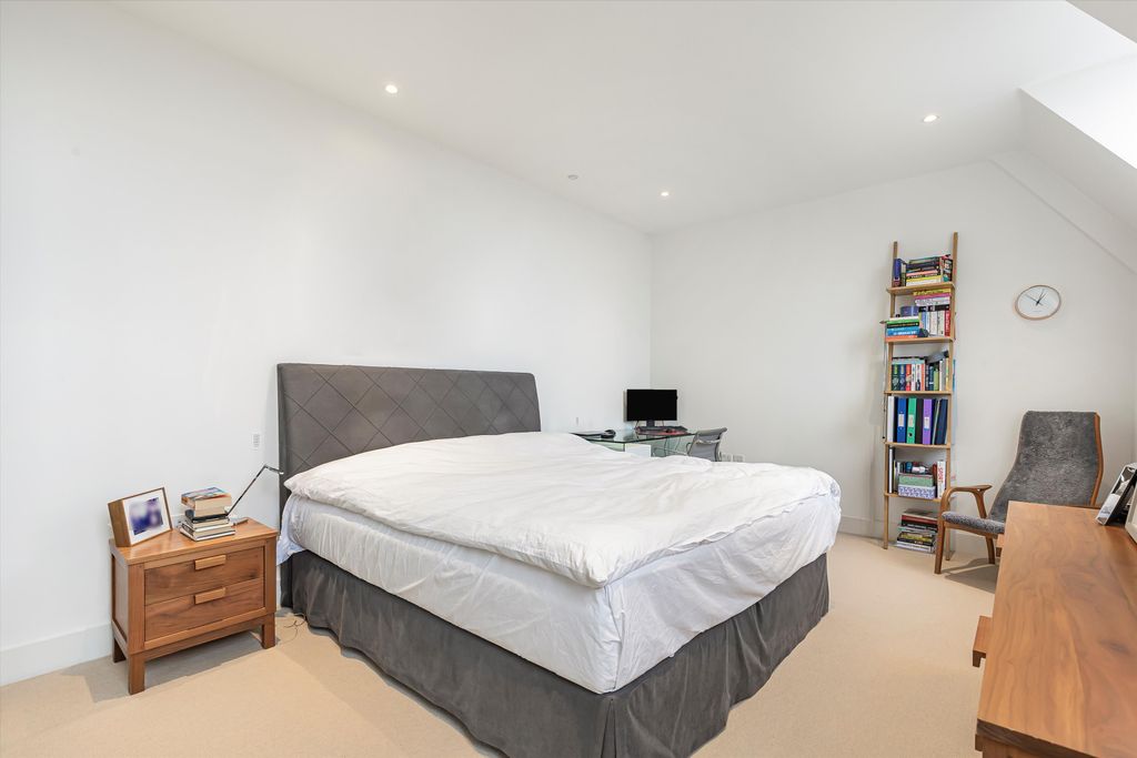 Additional image 6 of 3 bed flat for saleRichmond Hill, Richmond TW10