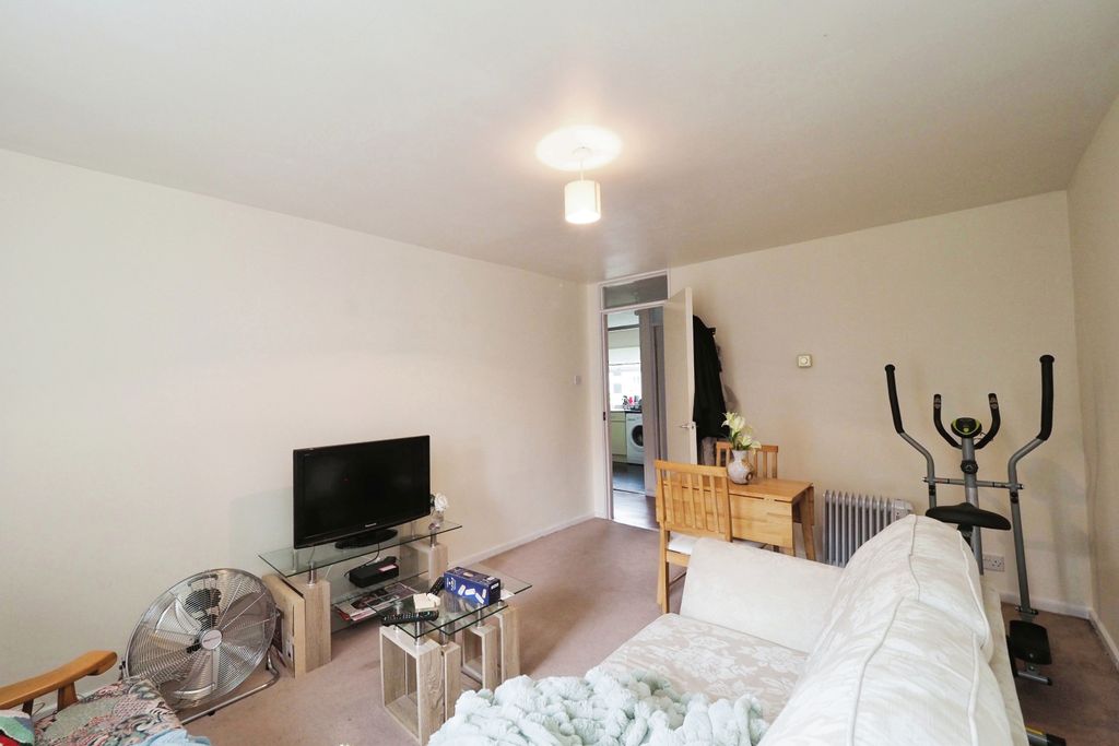 Additional image 4 of 1 bed flat for saleHotoft Road, Leicester, Leicestershire LE5