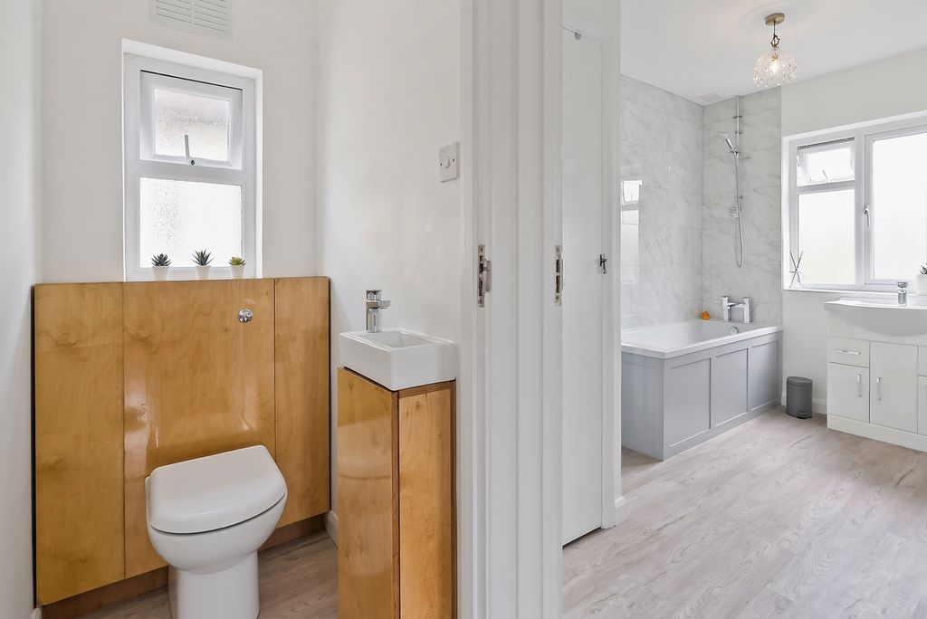 Additional image 31 of 4 bed detached house for saleFontmell Park, Ashford TW15