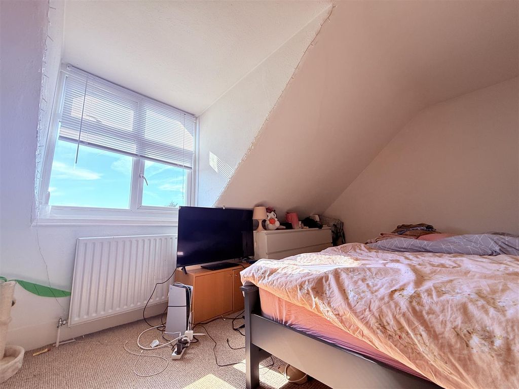Additional image 14 of 3 bed flat for saleWoodthorpe Road, Ashford TW15