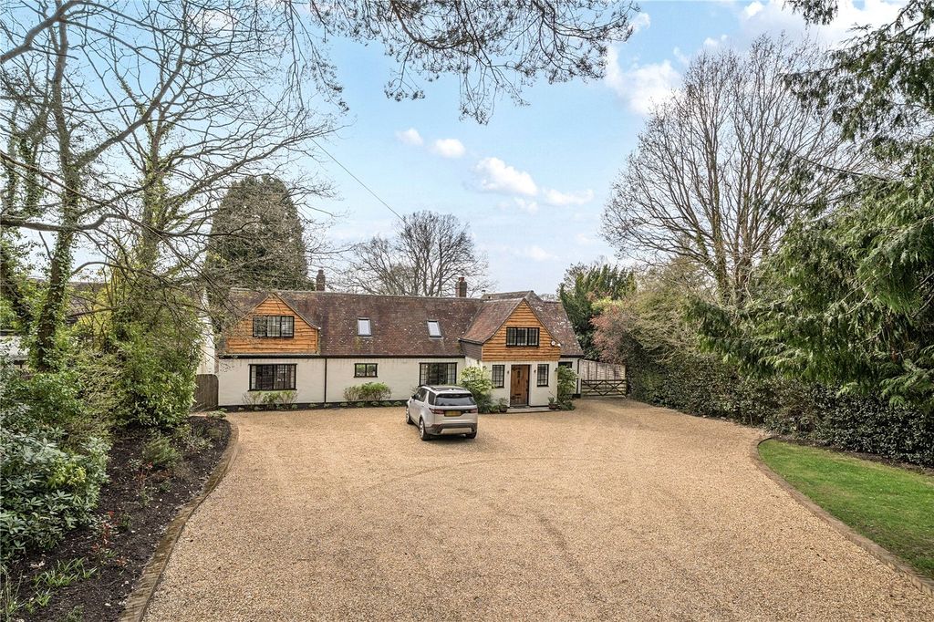 5 bed detached house for saleSaunders Lane, Woking, Surrey GU22
