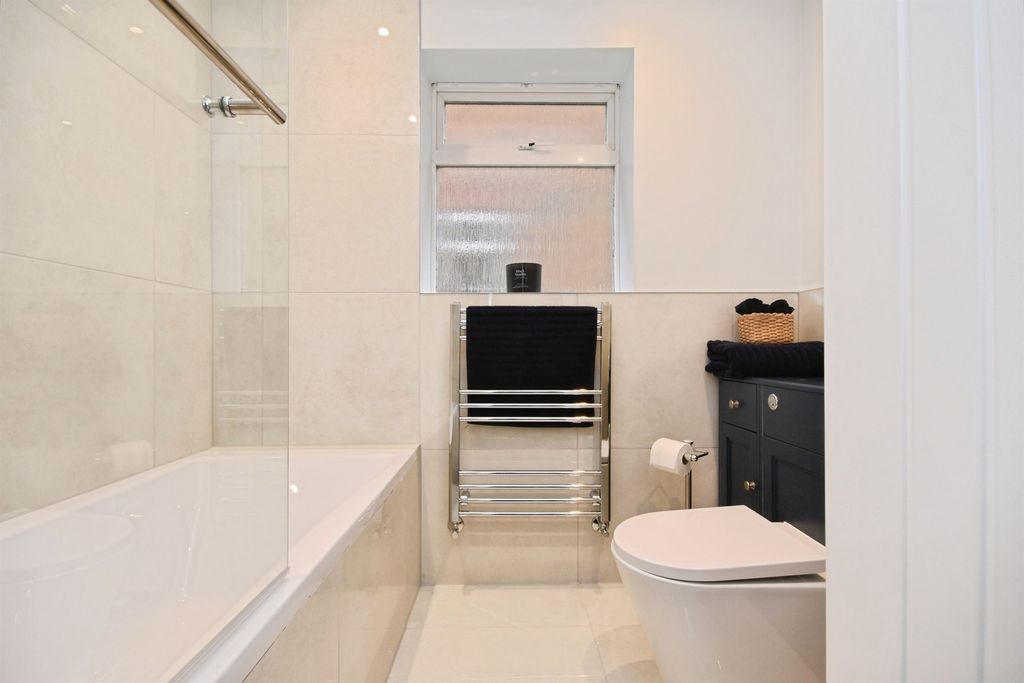 Additional image 12 of 5 bed detached house for saleCranfield Park Road, Wickford SS12