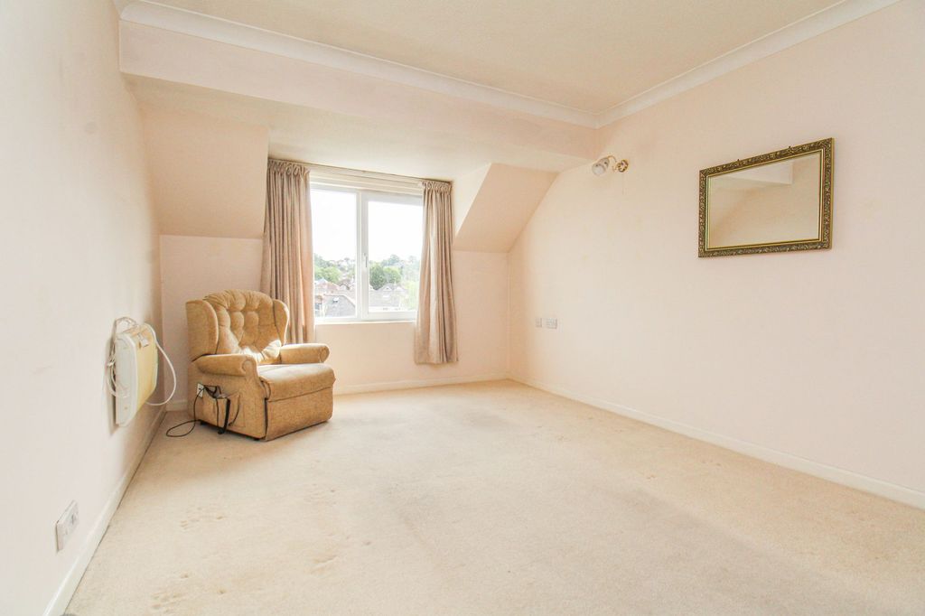 Additional image 5 of 1 bed flat for saleRiver View Road, Bitterne Park SO18
