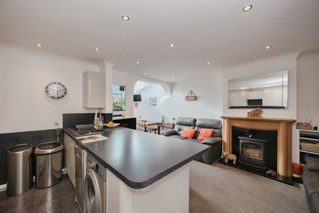 Additional image 4 of 4 bed terraced house for saleMeon Road, Southsea PO4