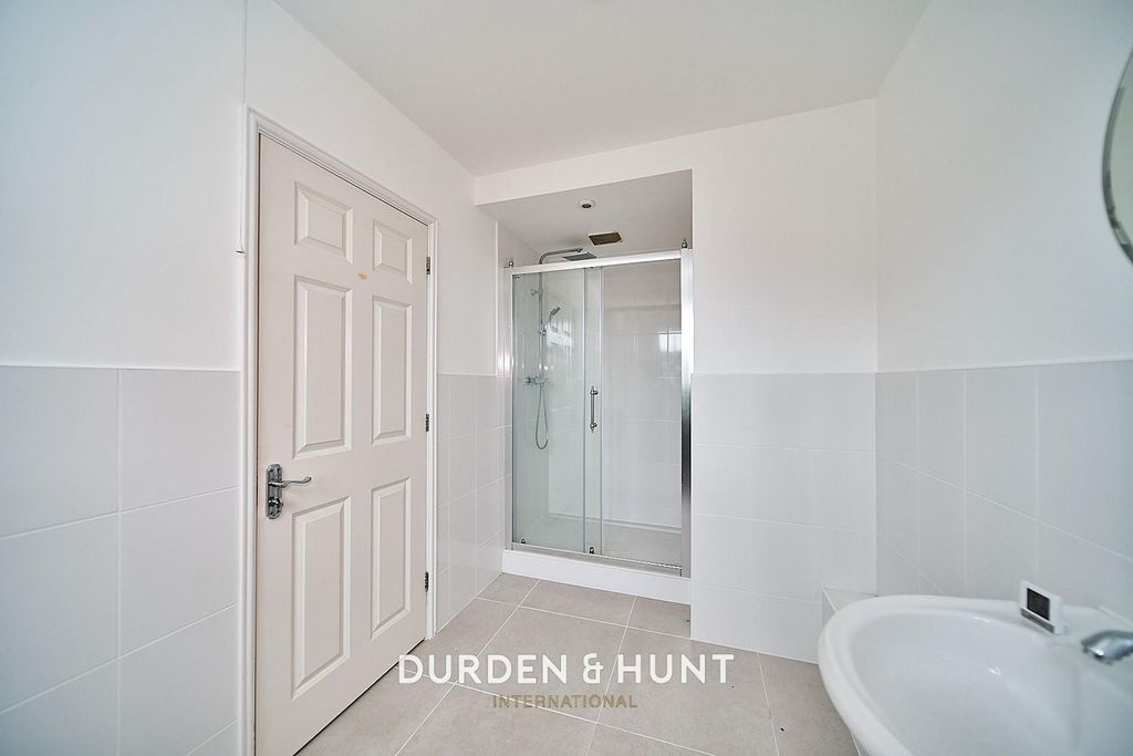 Additional image 11 of 2 bed flat for saleThe Boulevard, Woodford Green IG8