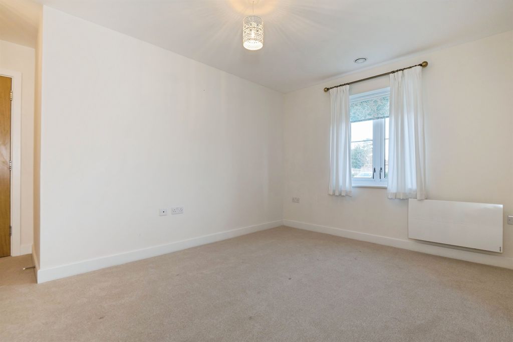 Additional image 6 of 2 bed flat for saleHampton Close, Southampton SO15
