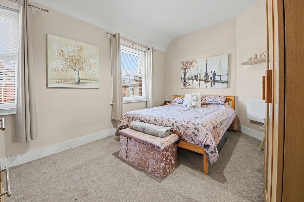 3 bed terraced house for saleLudlow Road, Itchen SO19 photo 5