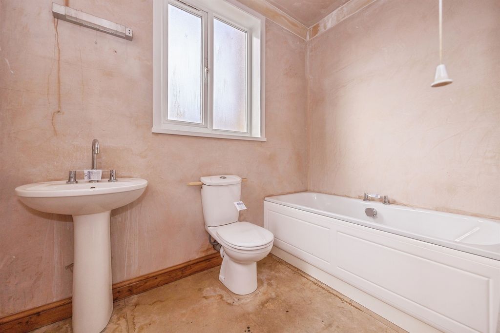 Additional image 24 of 6 bed terraced house for saleTelephone Road, Southsea PO4