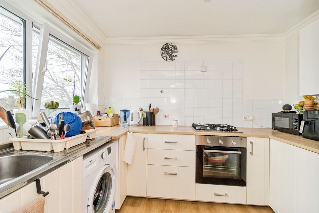 Additional image 5 of 1 bed flat for saleKent Road, St Denys, Southampton, Hampshire SO17