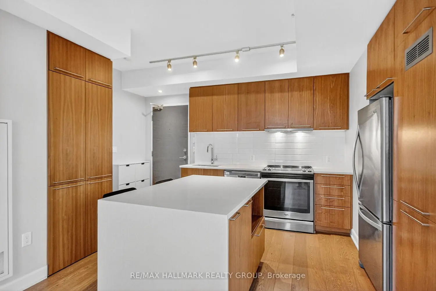 Additional image 9 of 10 Rosemount Avenue 503